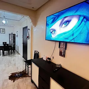  Appartement Magnifique Spacieux Confort Propre Familial 2 Salon Et Salle A Manger A 20mn A Pied De Place Jemaa El Fina 4 Piscines Dans Espace De Golf A 12 Mn En Voitures L Entree Est Gratuit Pour La Clientele Ouvert Entre 10h Et 20h